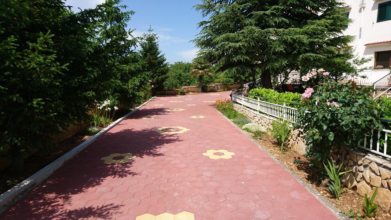 דירות שיבניק Countryside Family Retreat מראה חיצוני תמונה